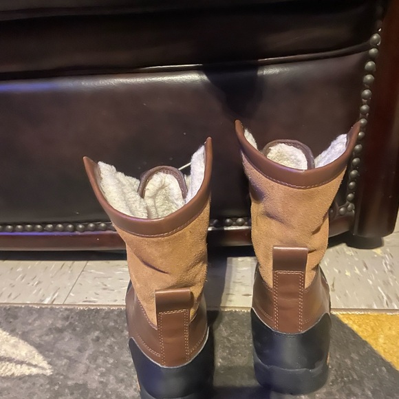 UGG kids butte boot - Picture 2 of 5